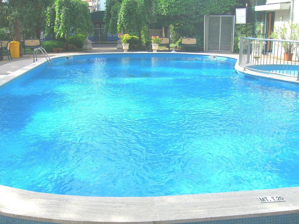 New Tiffany'S Park Hotell Lido di Jesolo Exteriör bild