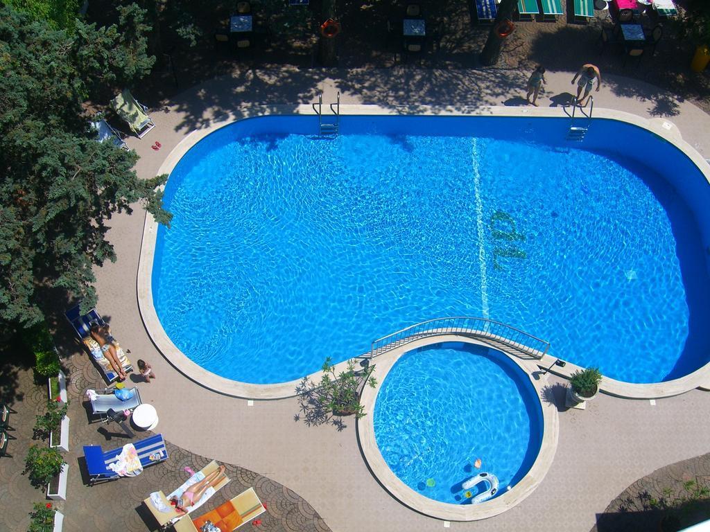 New Tiffany'S Park Hotell Lido di Jesolo Exteriör bild