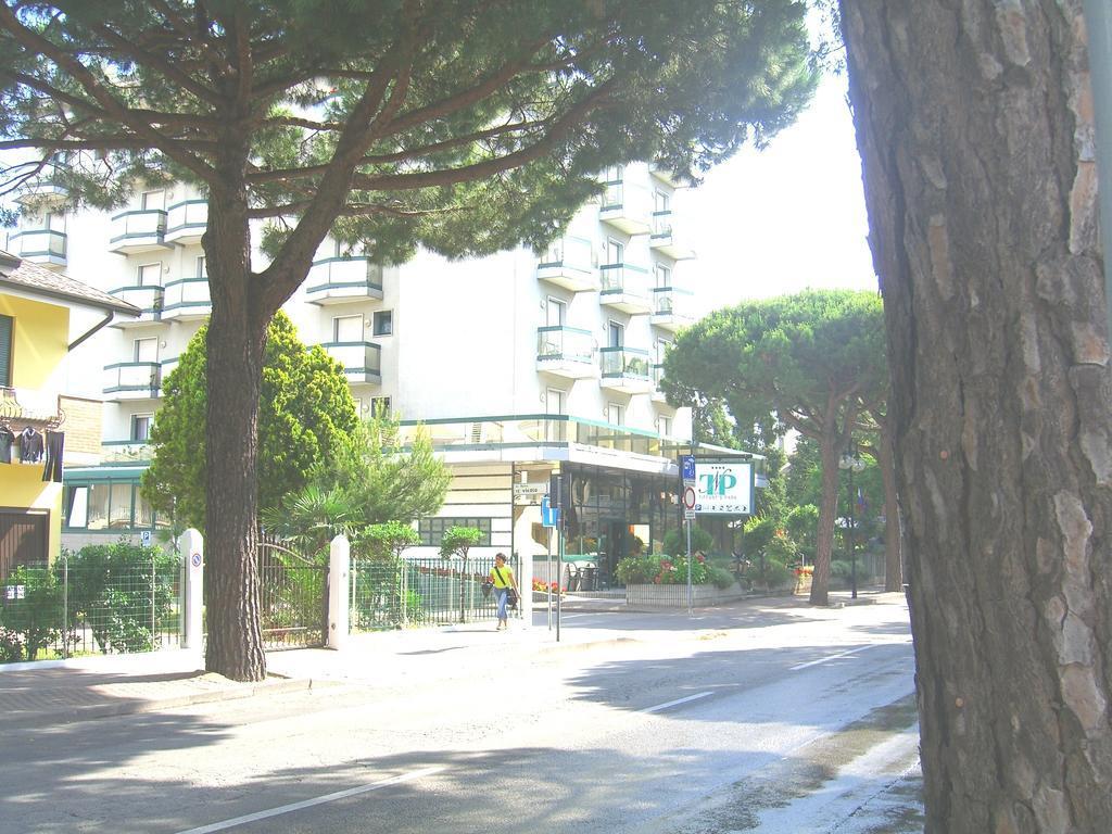 New Tiffany'S Park Hotell Lido di Jesolo Exteriör bild