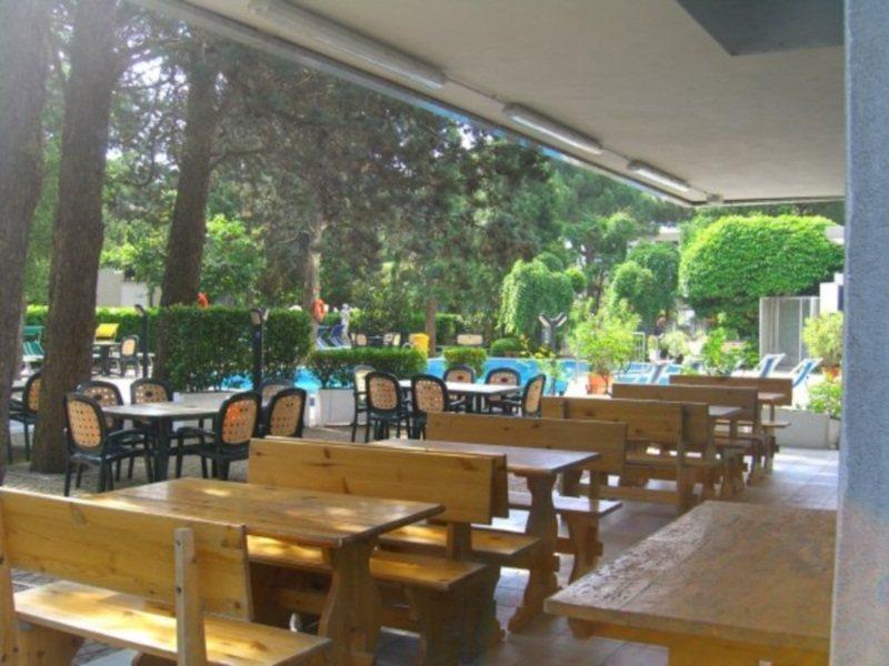 New Tiffany'S Park Hotell Lido di Jesolo Exteriör bild