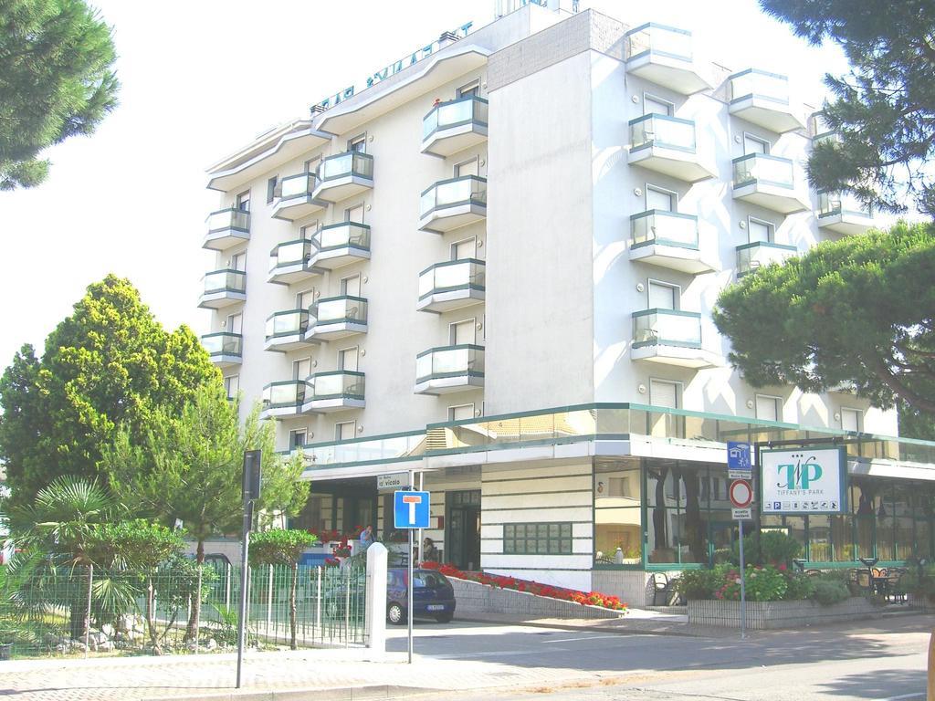 New Tiffany'S Park Hotell Lido di Jesolo Exteriör bild