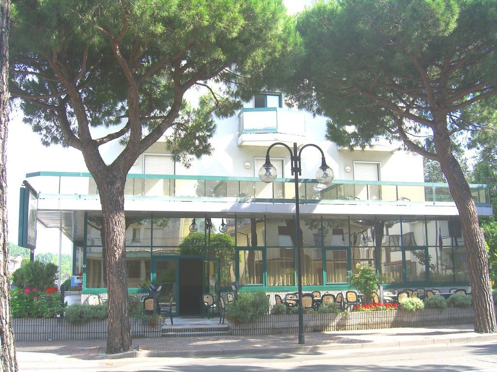 New Tiffany'S Park Hotell Lido di Jesolo Exteriör bild